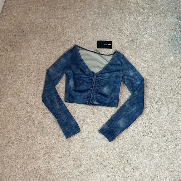 NET FashionNova denim color crop top. - Picture 1 of 2